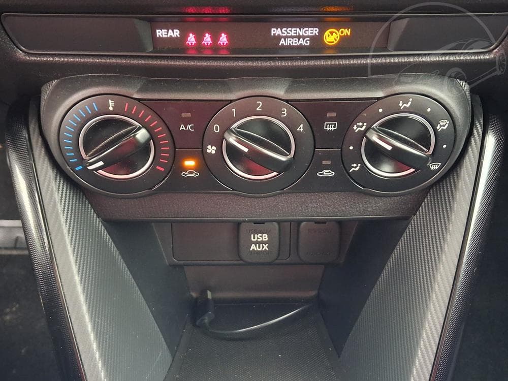 2015 Mazda 2 - 15