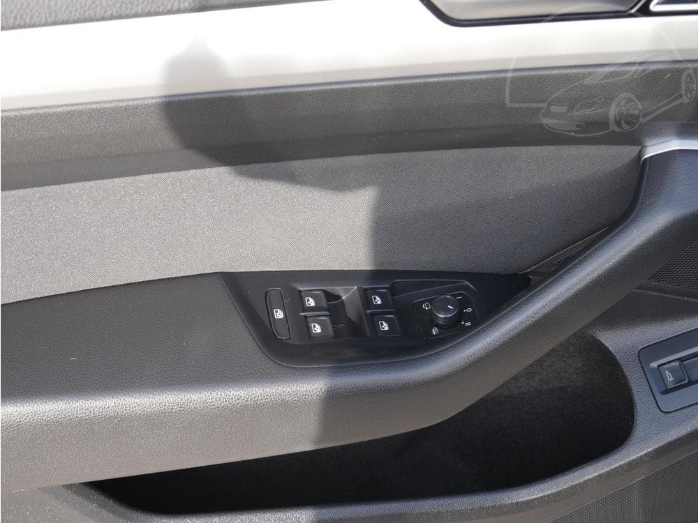 2015 Volkswagen PASSAT - 61