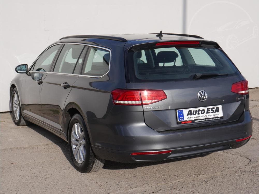 2015 Volkswagen PASSAT - 13