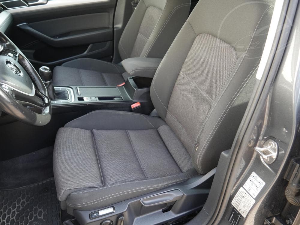 2015 Volkswagen PASSAT - 33