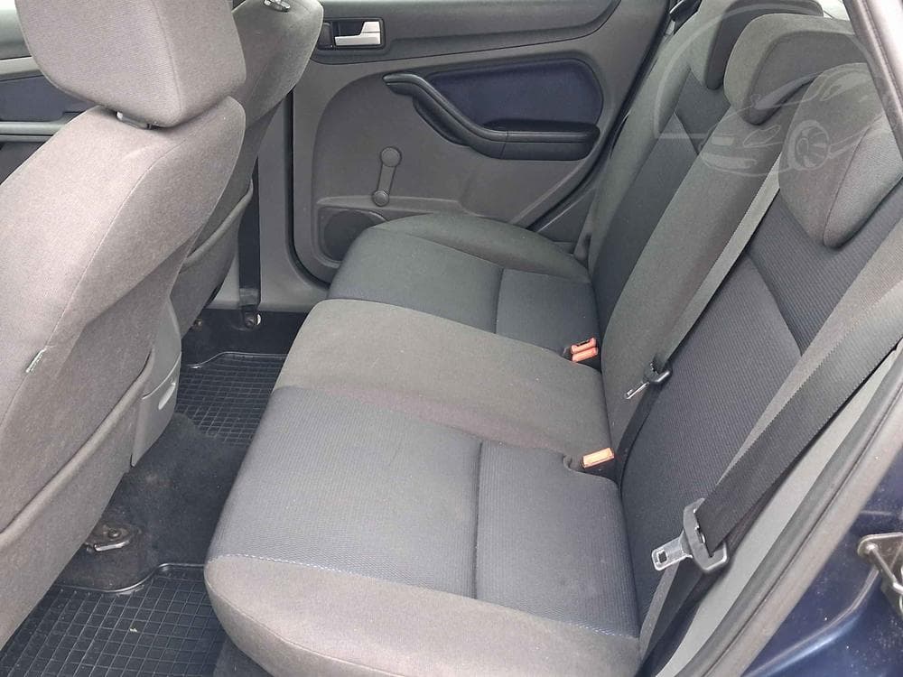 2006 Ford FOCUS - 10