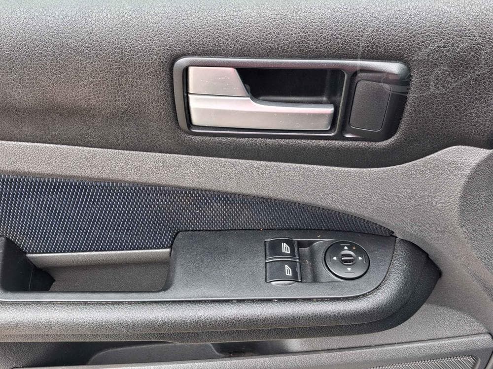 2006 Ford FOCUS - 11
