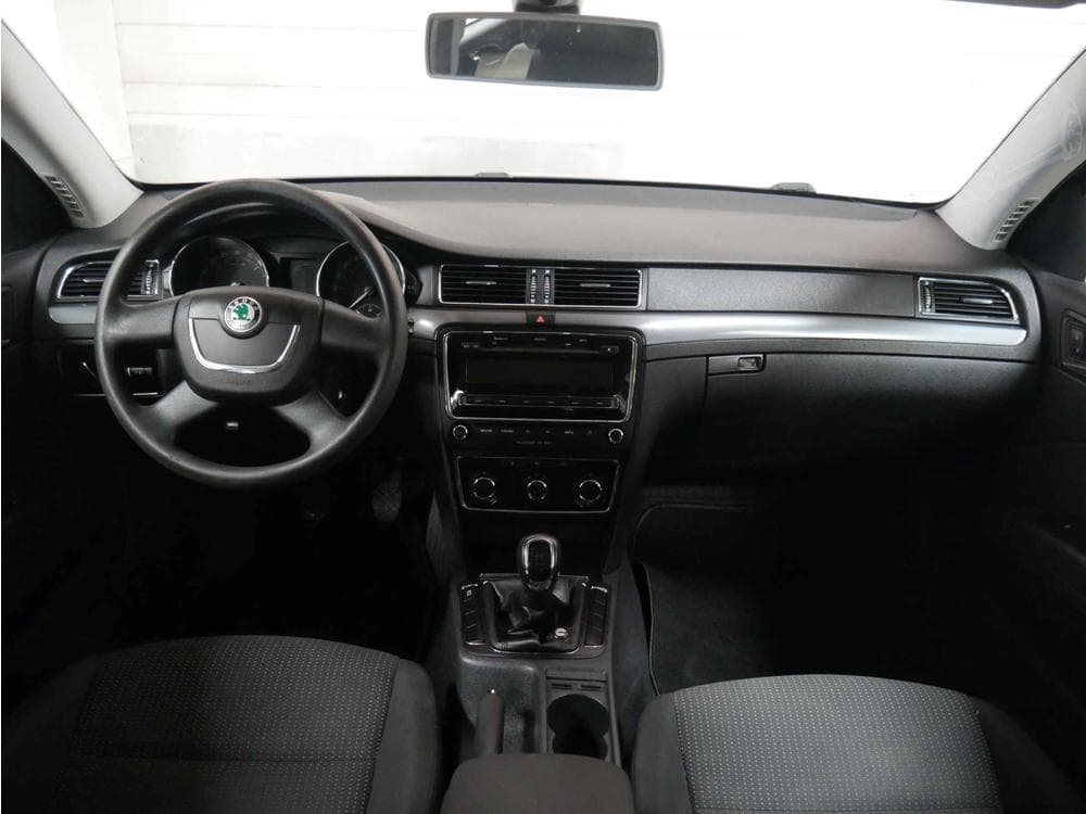 2011 Škoda SUPERB - 8
