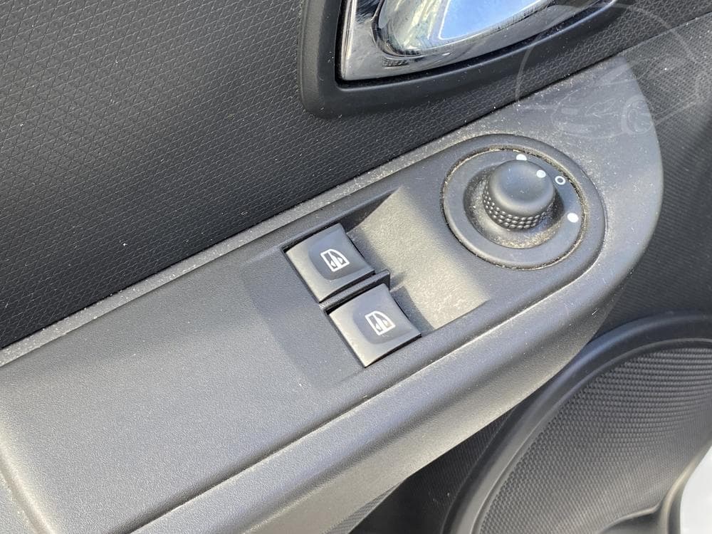 2015 Renault CLIO - 11