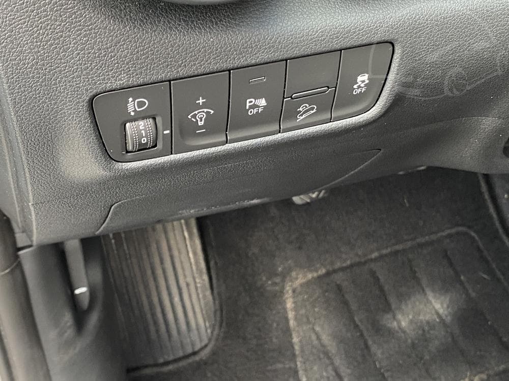 2021 Hyundai KONA - 12