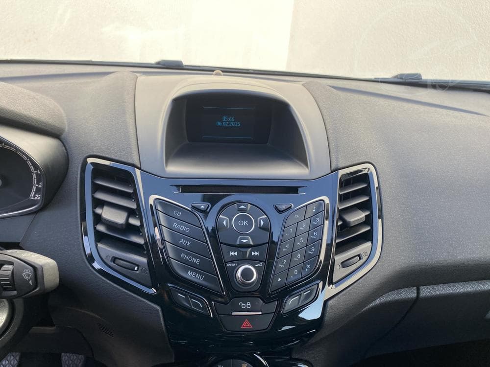 2015 Ford FIESTA - 12