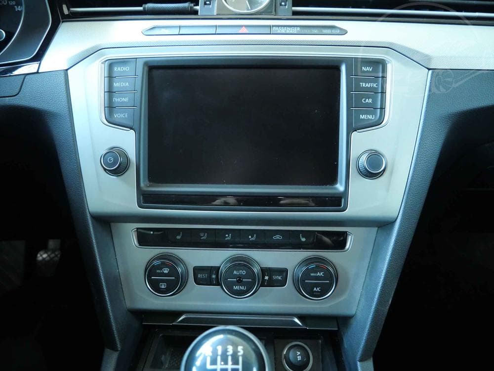 2015 Volkswagen PASSAT - 13
