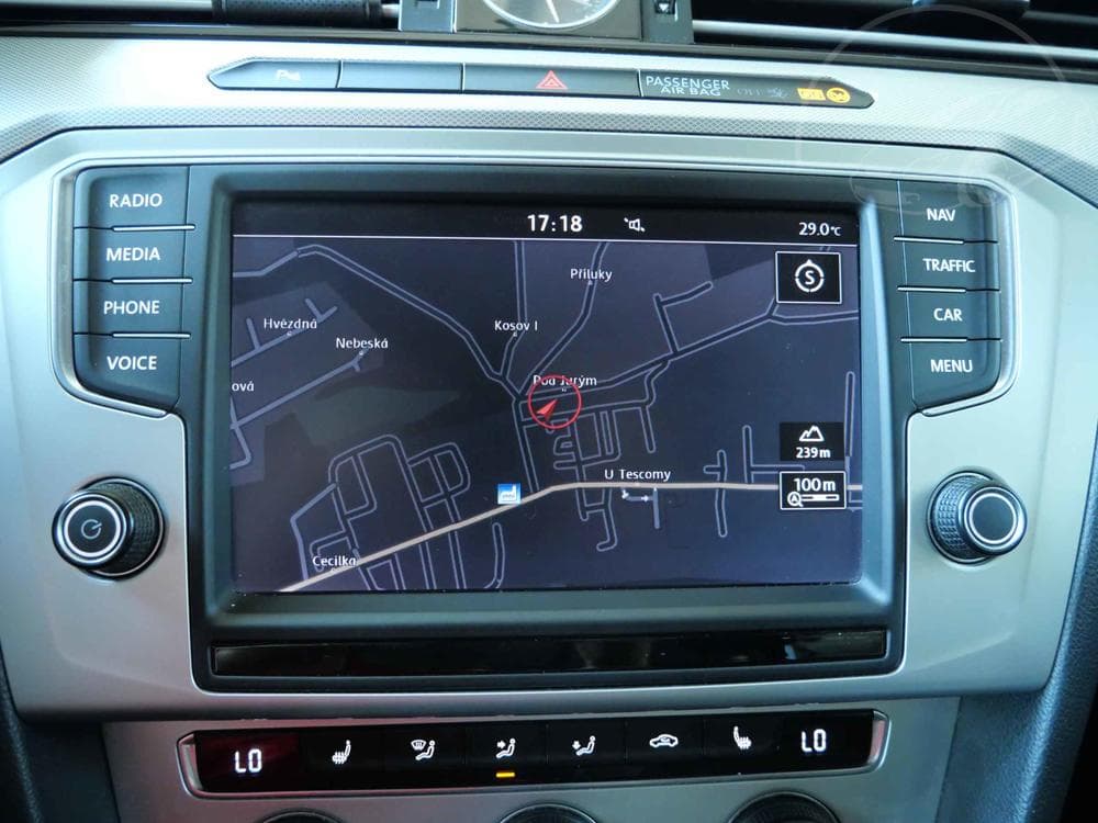 2015 Volkswagen PASSAT - 17
