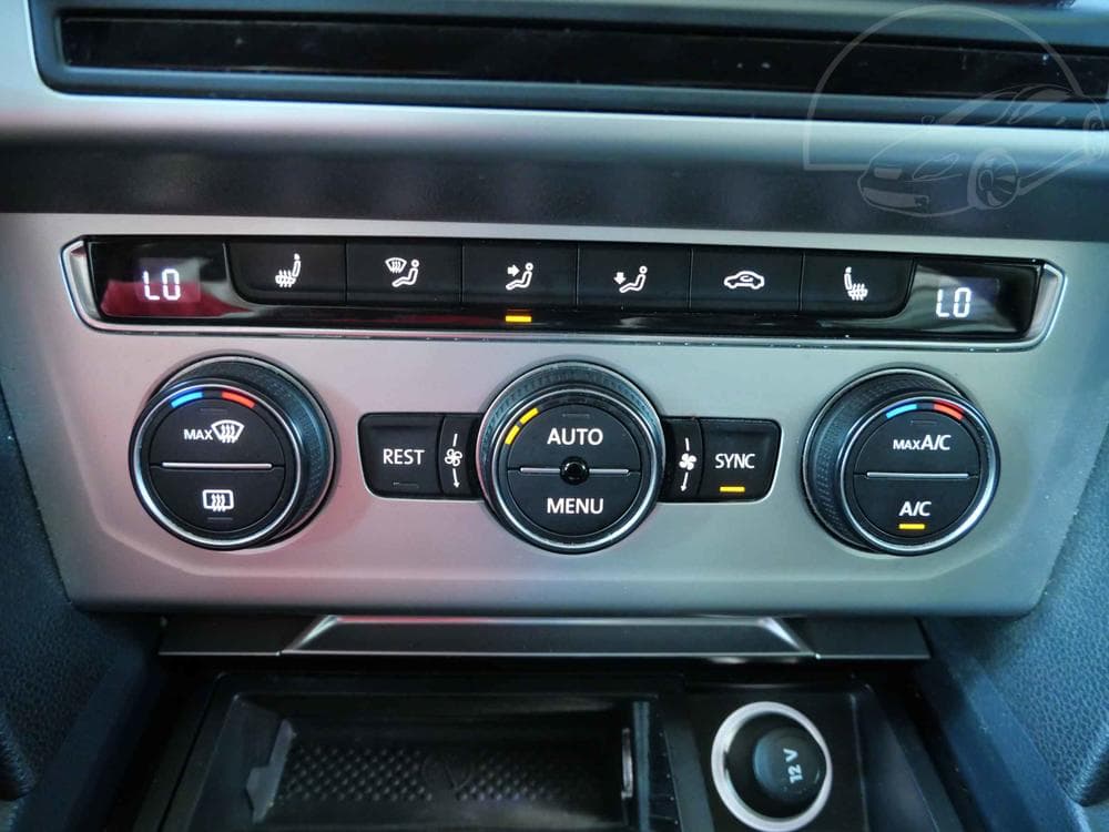 2015 Volkswagen PASSAT - 20