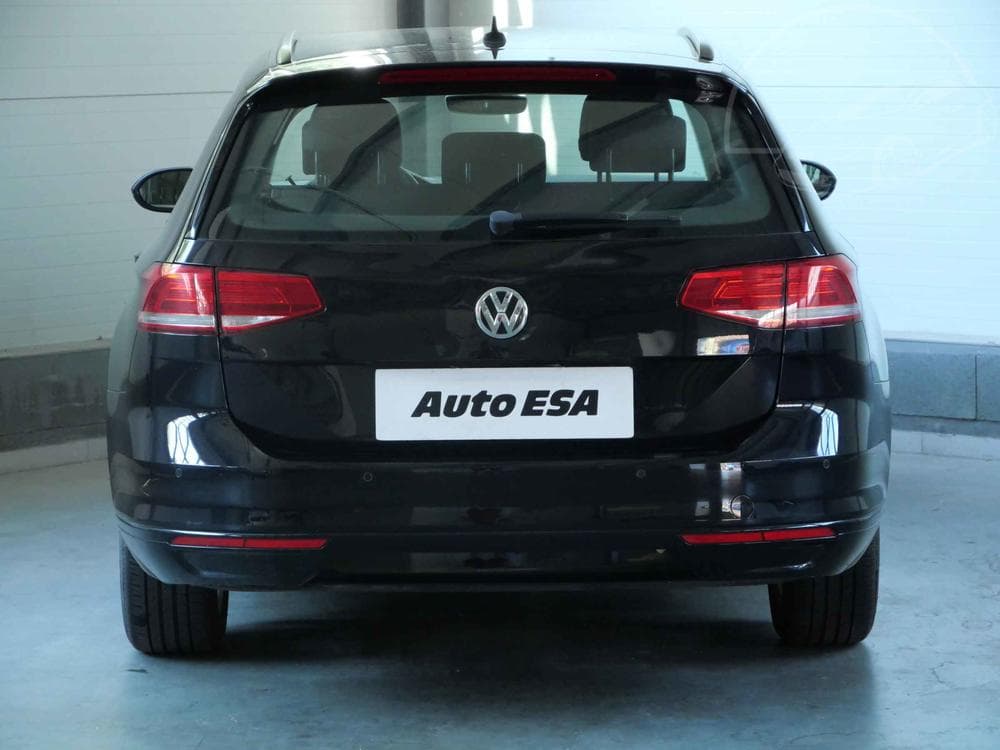 2015 Volkswagen PASSAT - 5