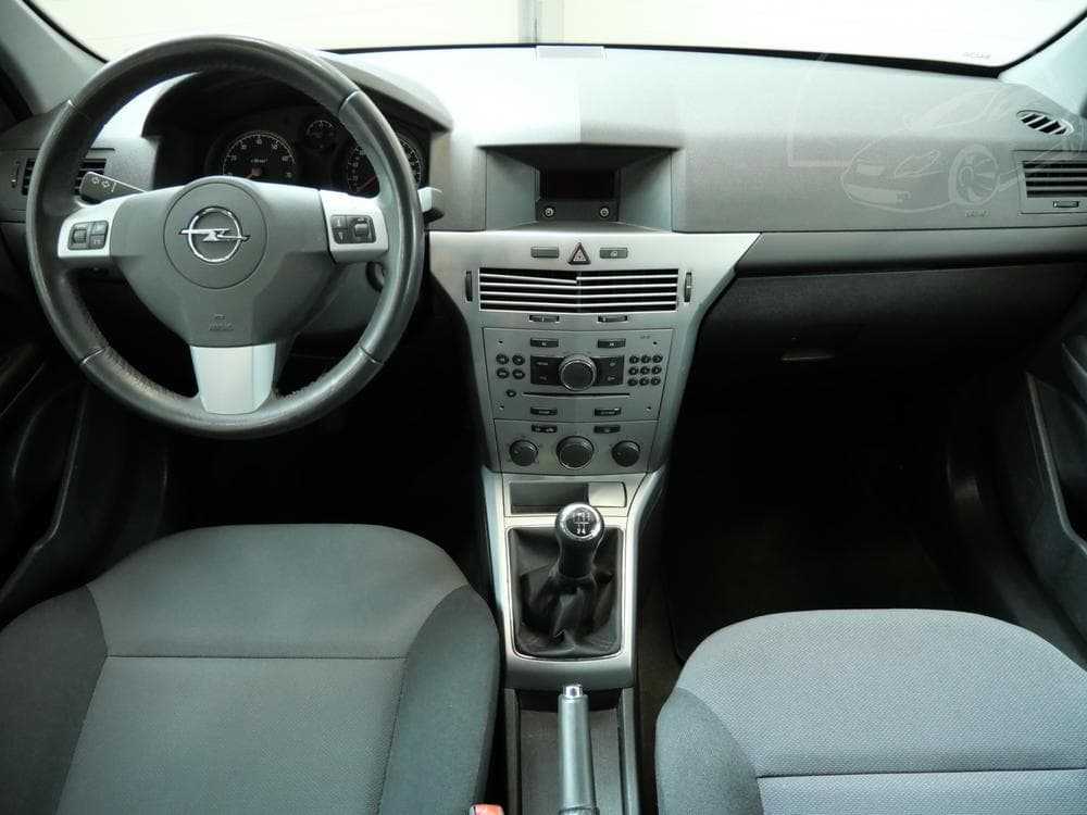 2011 Opel ASTRA - 8
