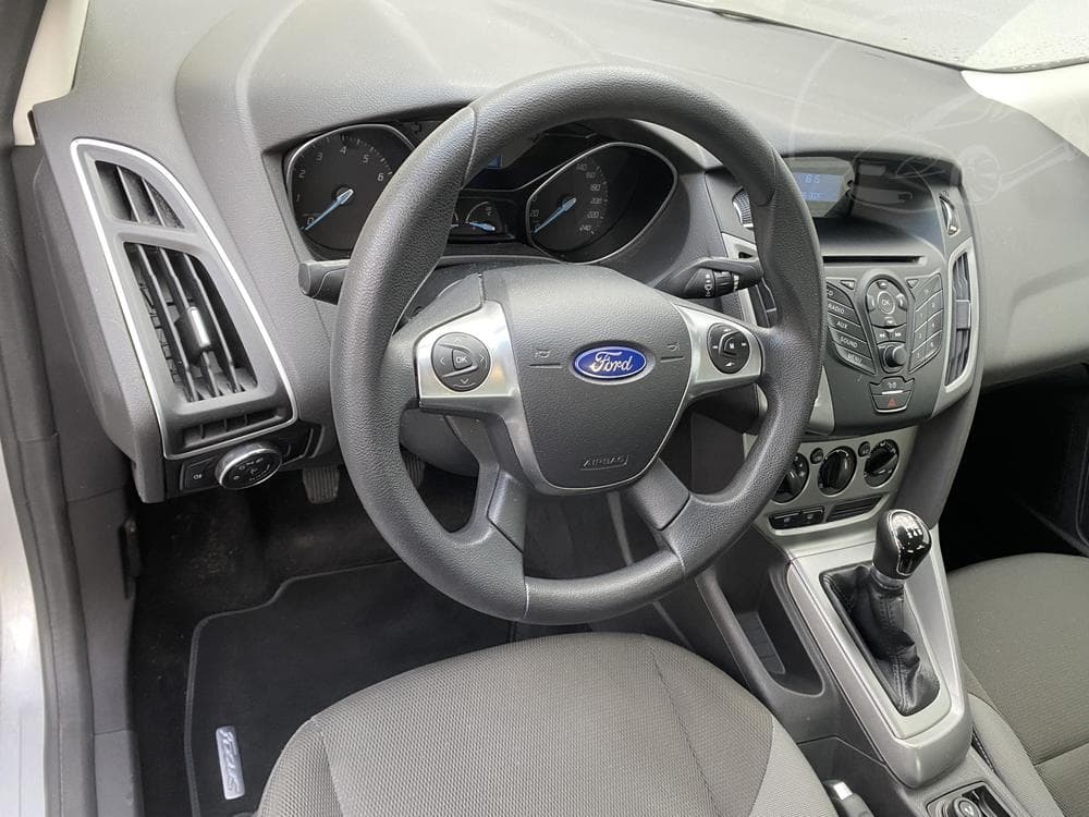 2011 Ford FOCUS - 23