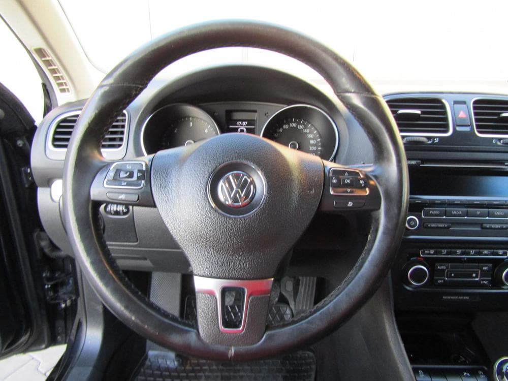 2013 Volkswagen GOLF - 16