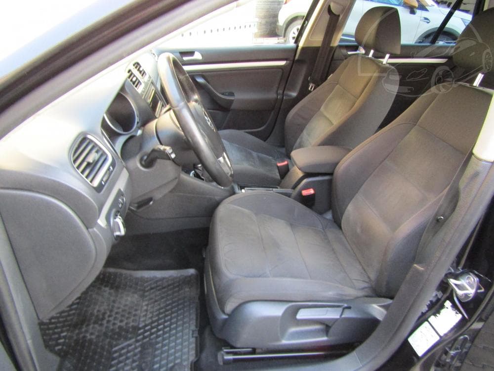 2013 Volkswagen GOLF - 9