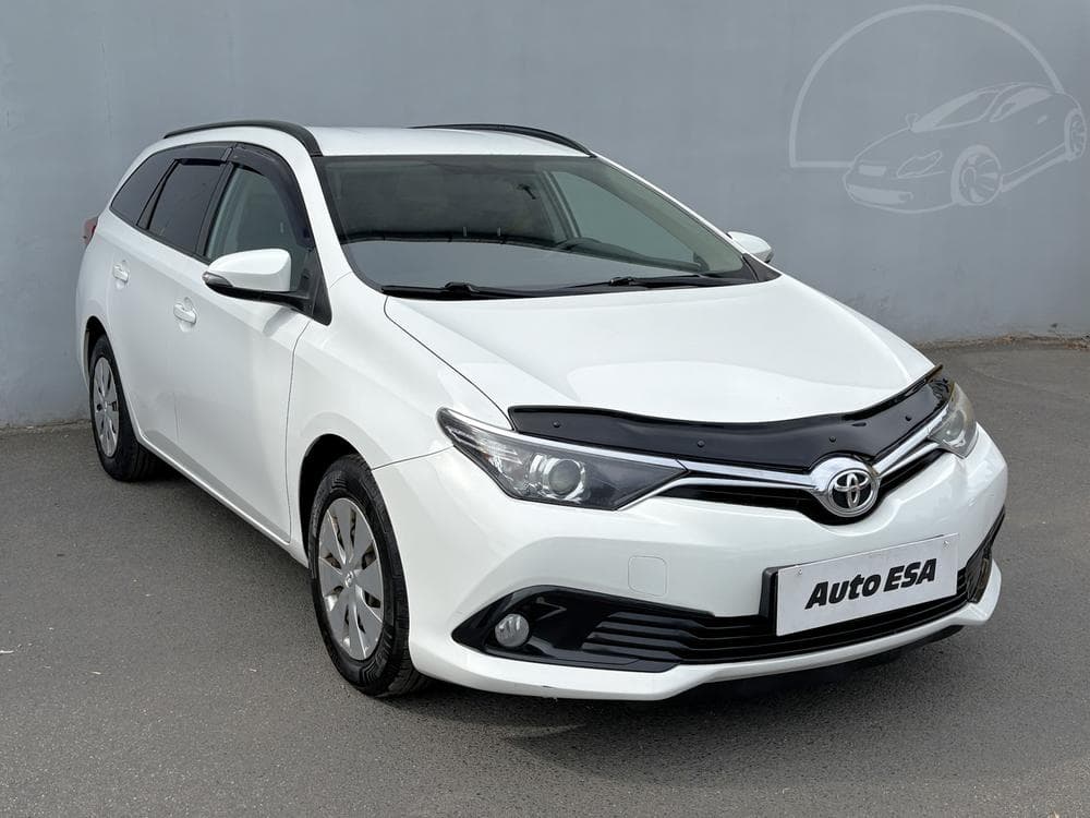 2015 Toyota AURIS