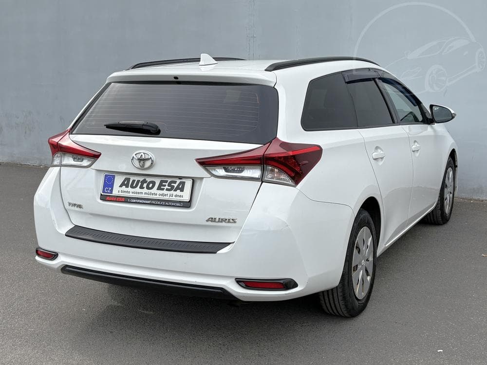 2015 Toyota AURIS - 4