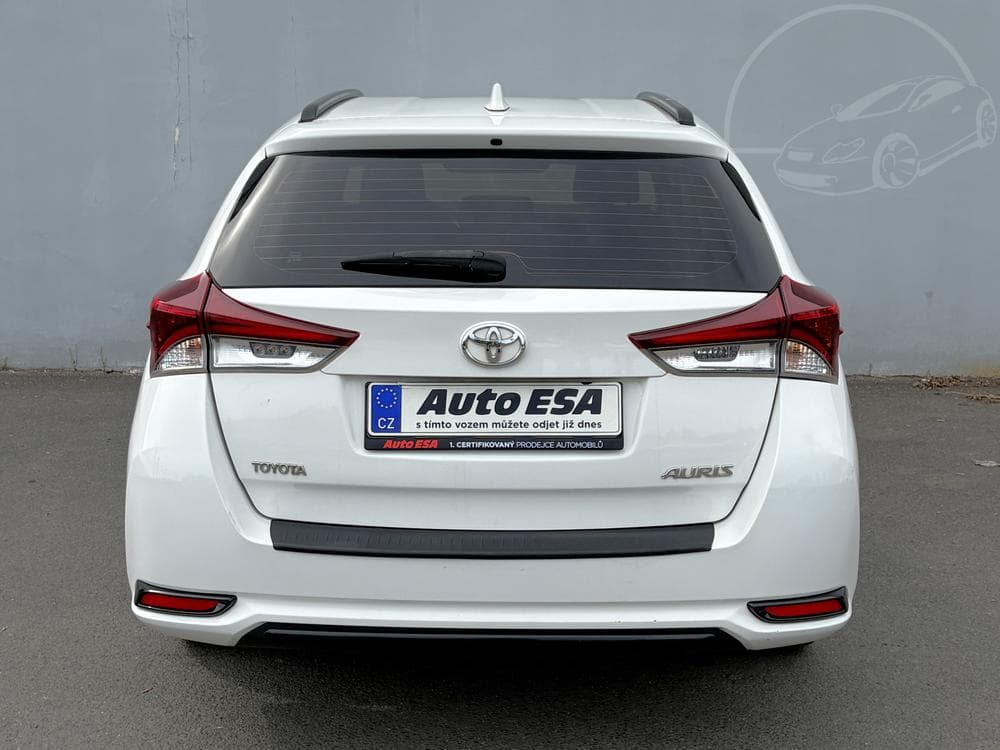 2015 Toyota AURIS - 5