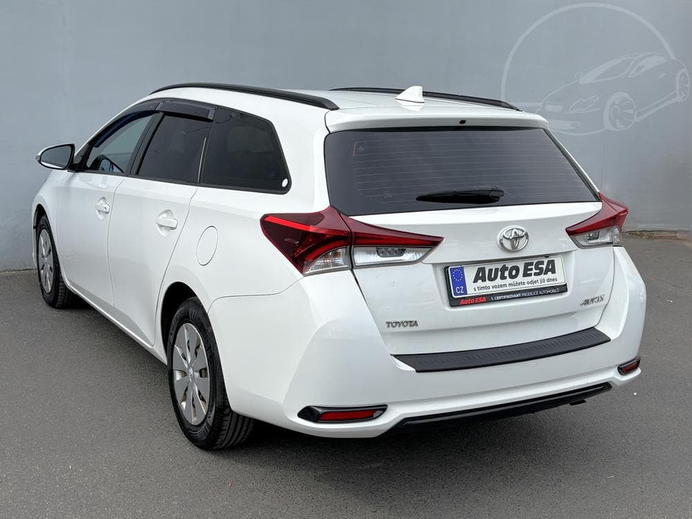 2015 Toyota AURIS - 6