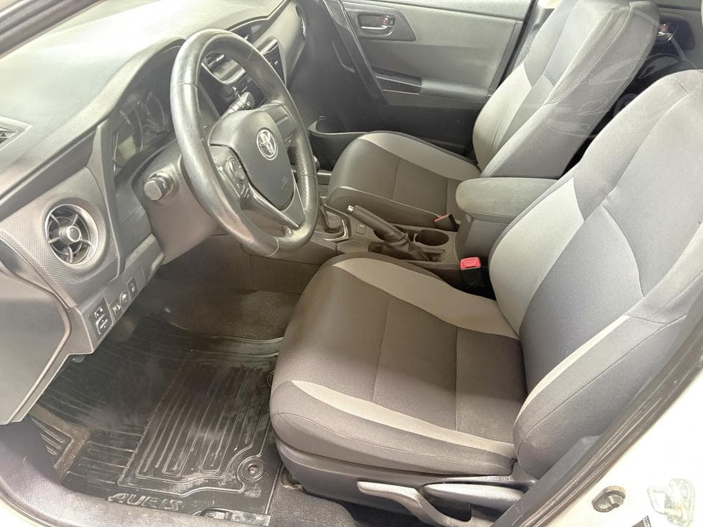 2015 Toyota AURIS - 9