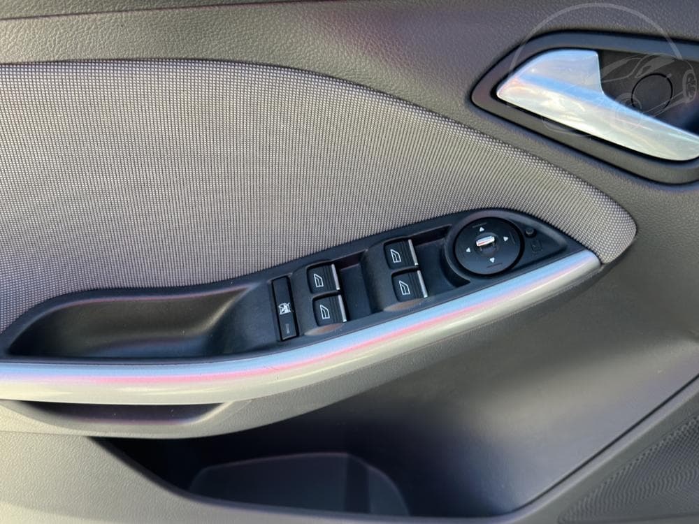 2011 Ford FOCUS - 11