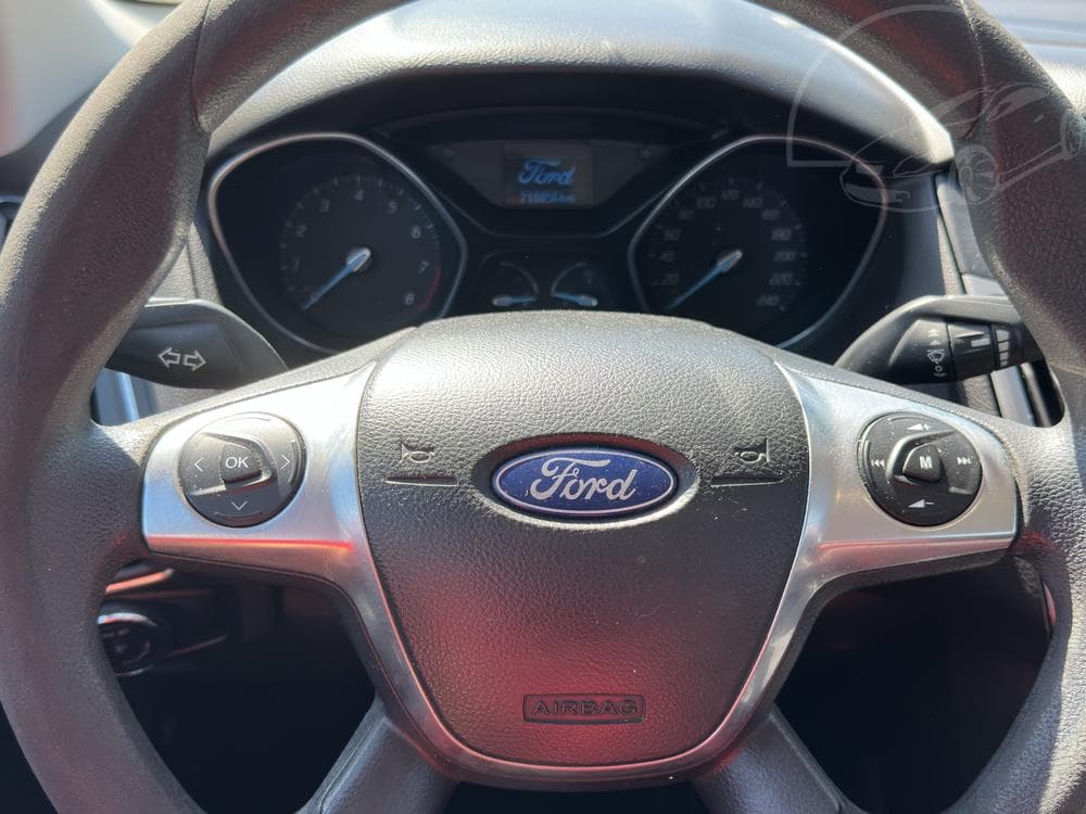 2011 Ford FOCUS - 12