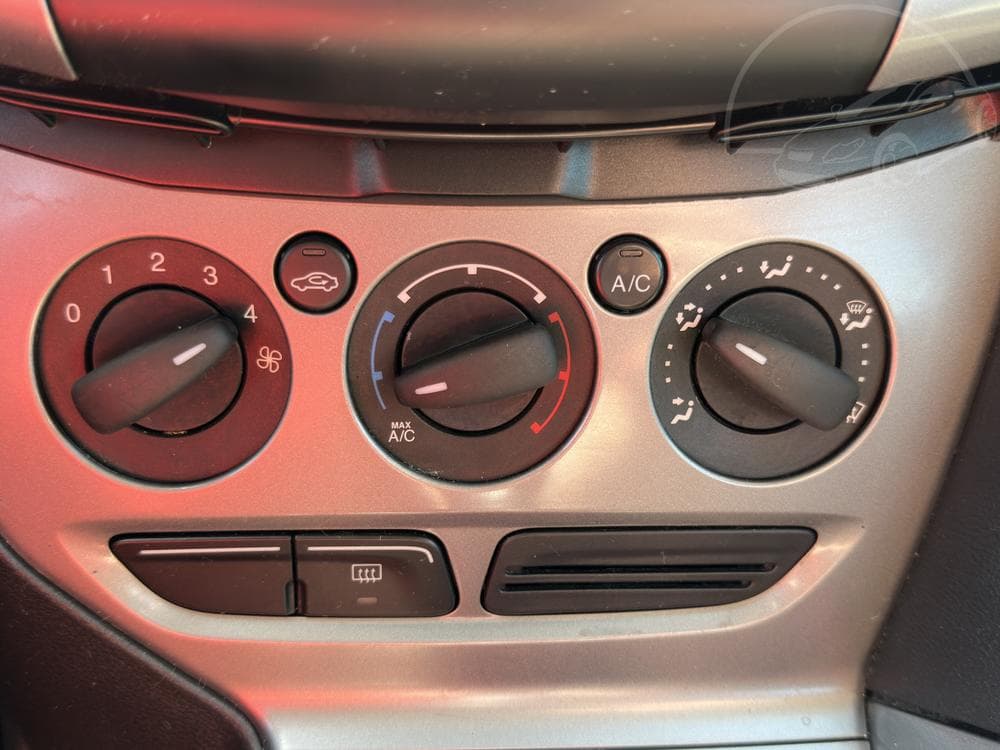 2011 Ford FOCUS - 14