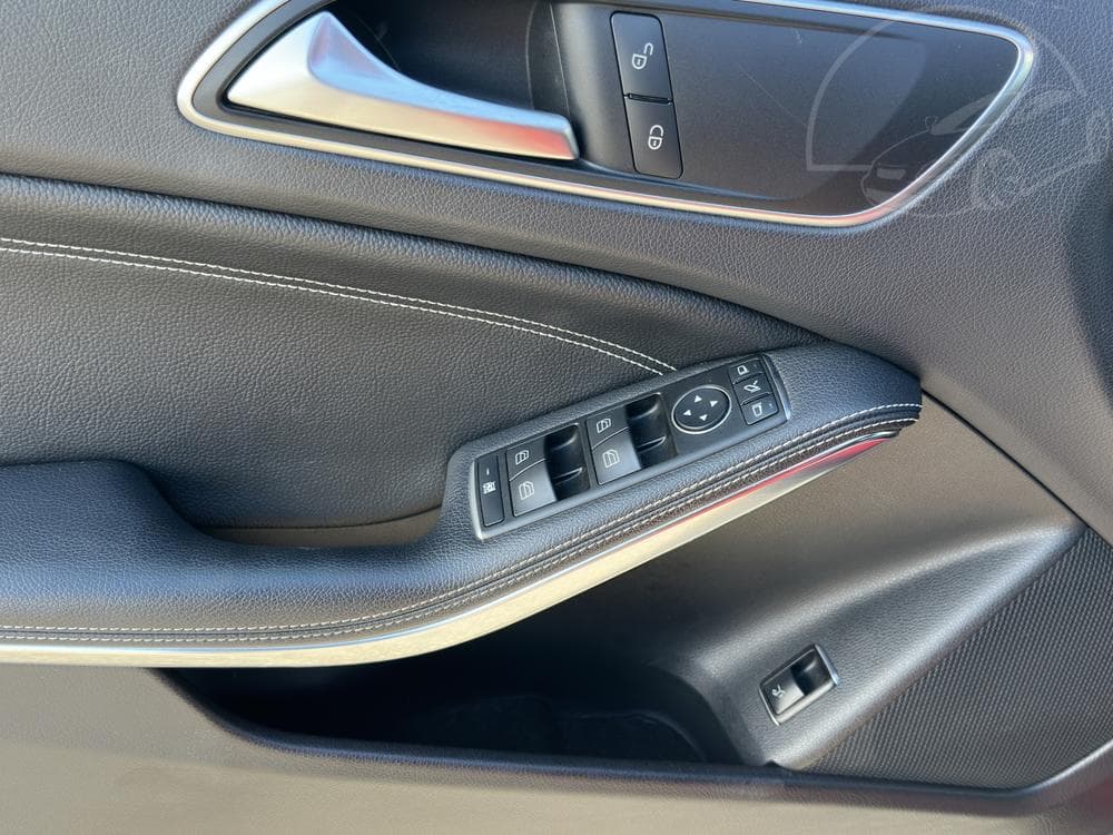 2014 Mercedes-Benz GLA - 41