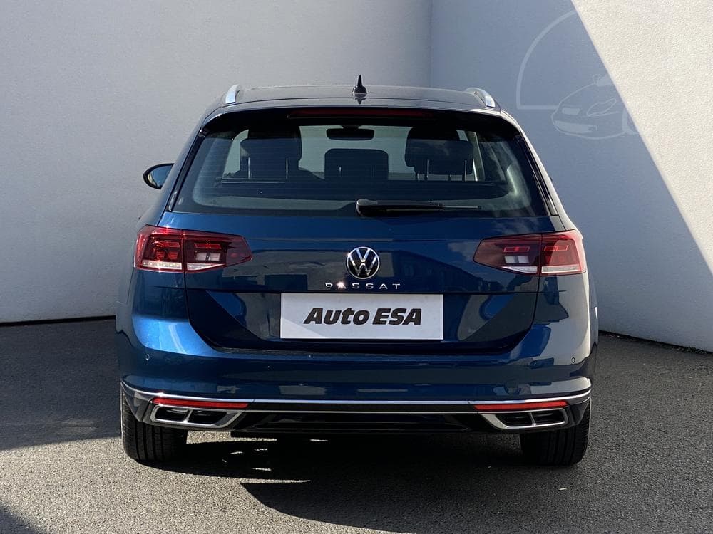 2022 Volkswagen PASSAT - 9