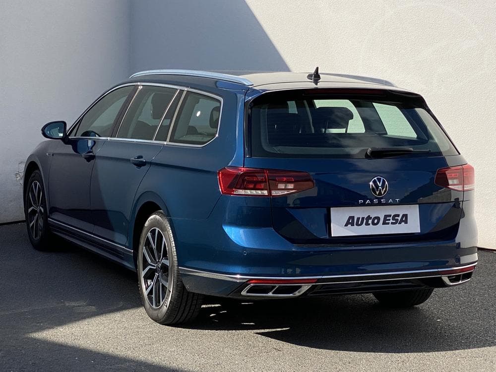 2022 Volkswagen PASSAT - 11