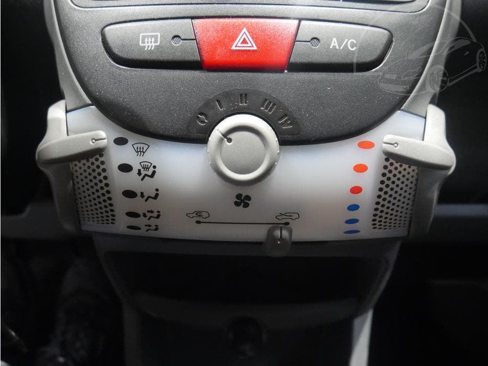 2010 Toyota AYGO - 12