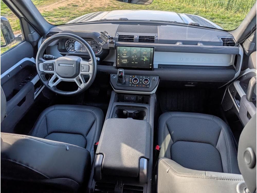 2022 Land Rover DEFENDER - 23