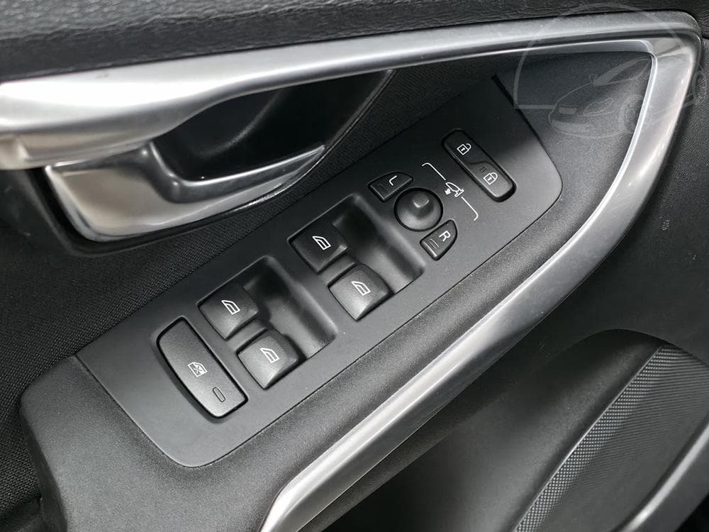 2015 Volvo V40 - 16