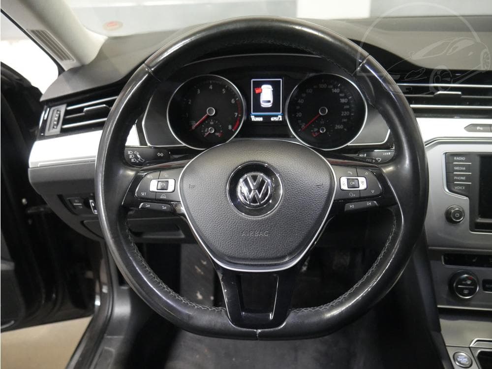2017 Volkswagen PASSAT - 23