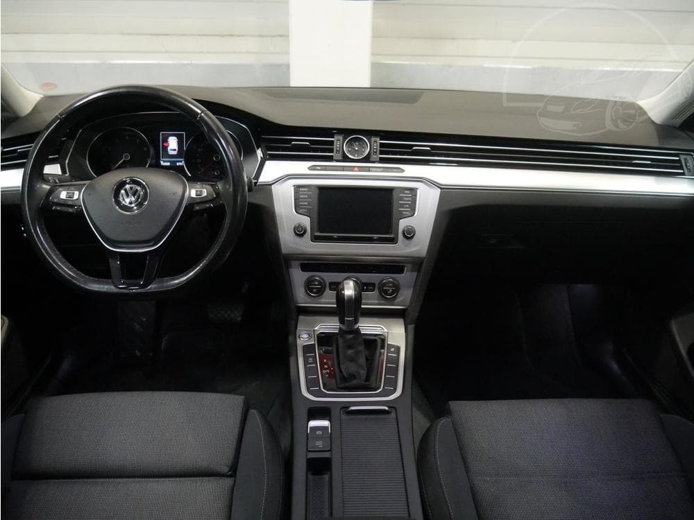 2017 Volkswagen PASSAT - 15