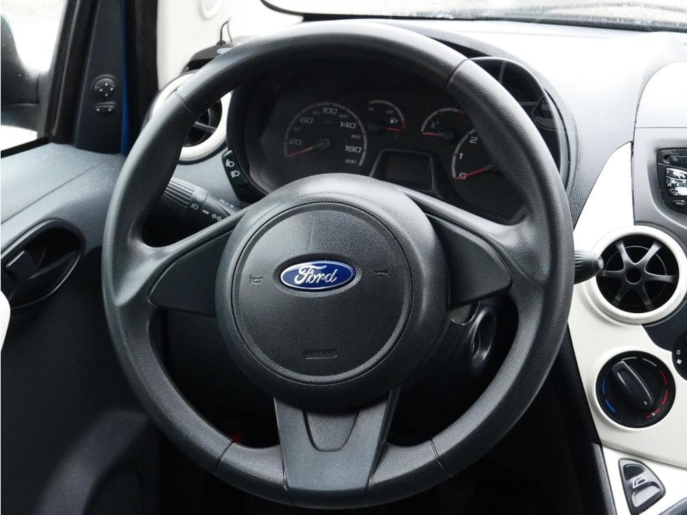 2010 Ford KA - 13