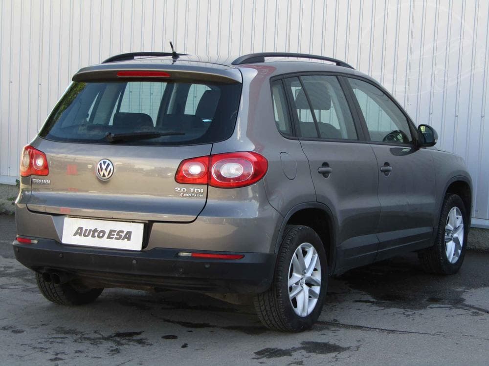2010 Volkswagen TIGUAN - 4