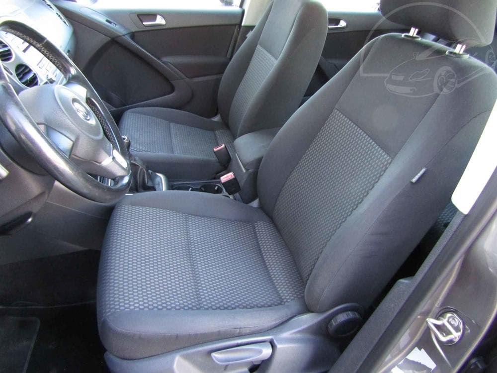 2010 Volkswagen TIGUAN - 9