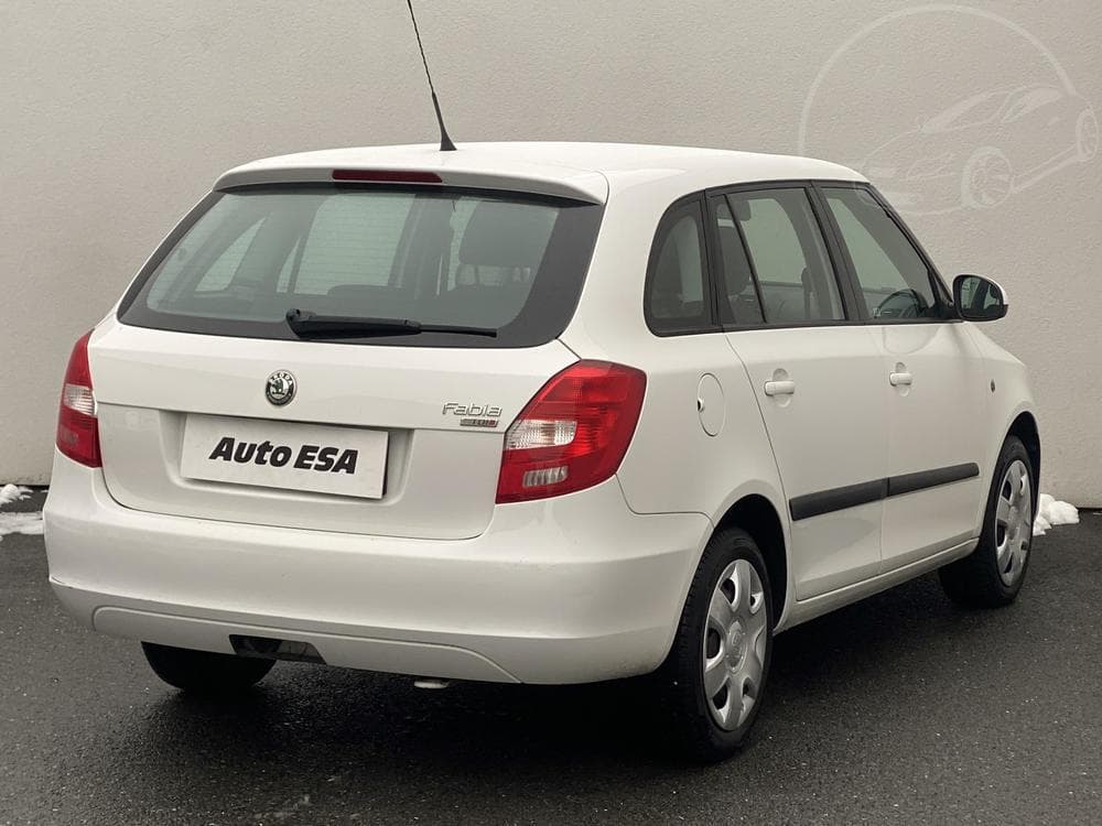 2010 Škoda FABIA - 4