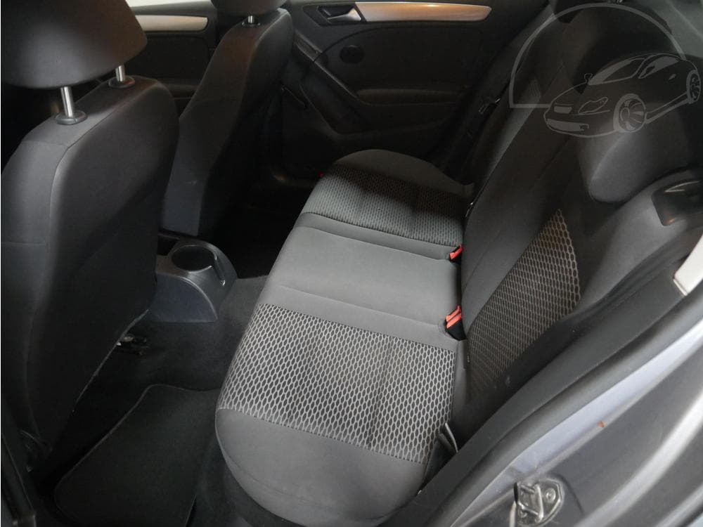 2010 Volkswagen GOLF - 10