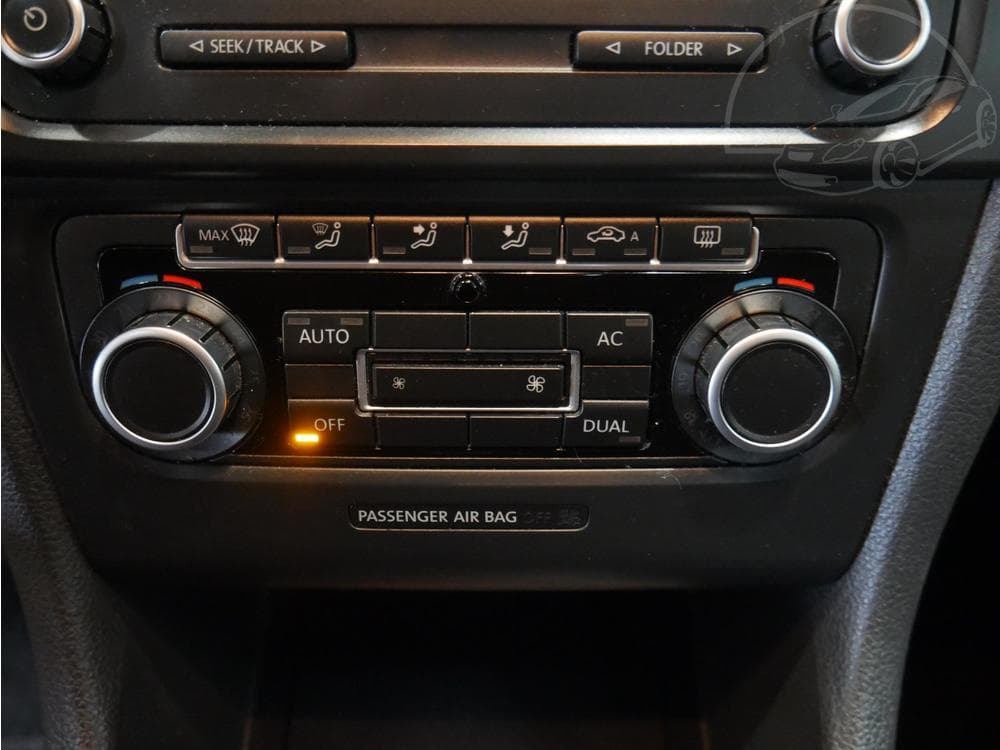 2010 Volkswagen GOLF - 13