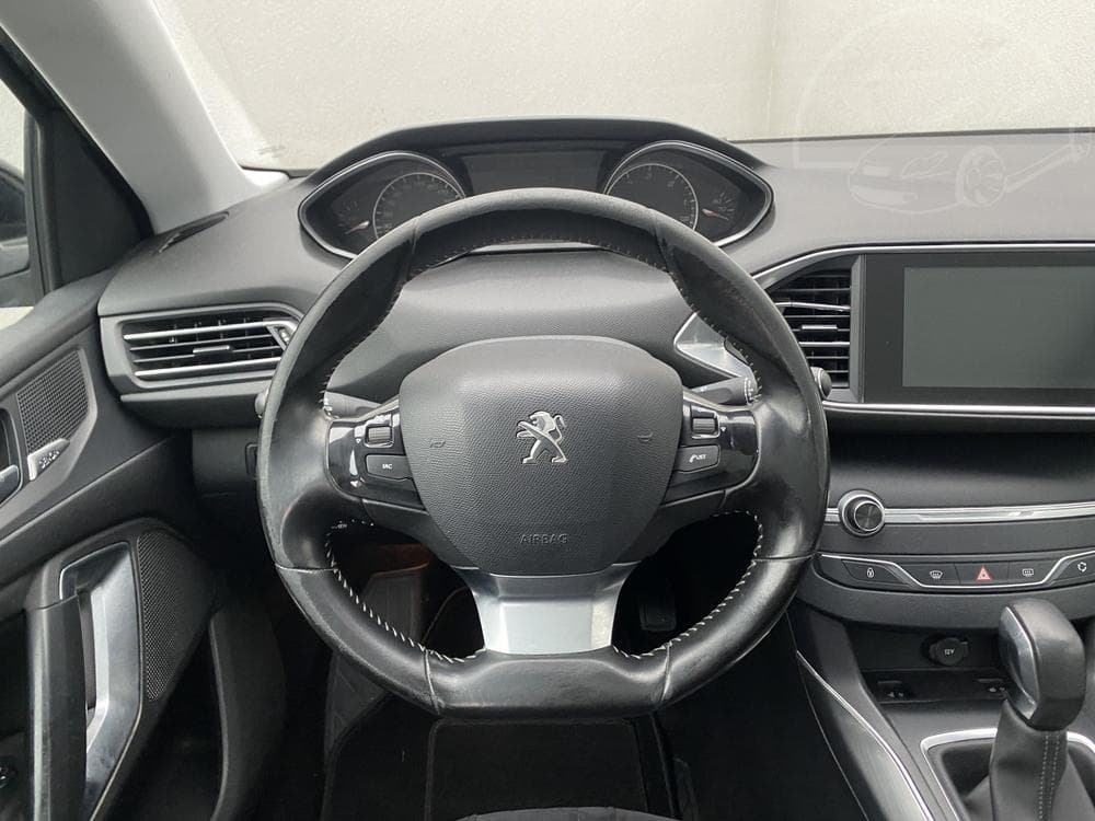 2016 Peugeot 308 - 11