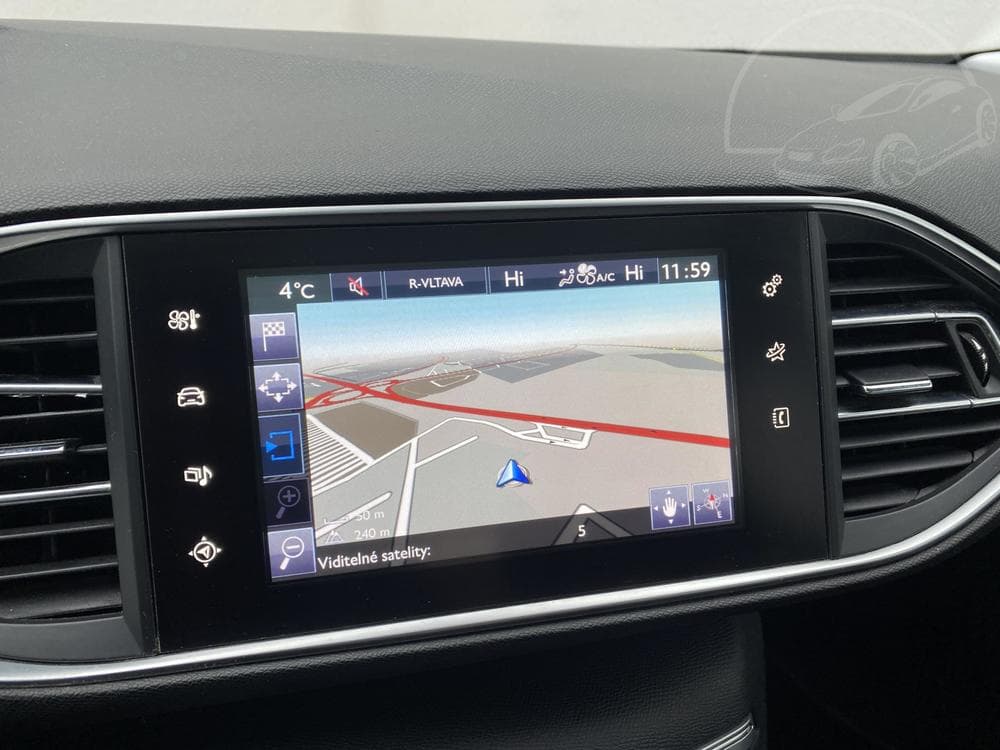 2016 Peugeot 308 - 16