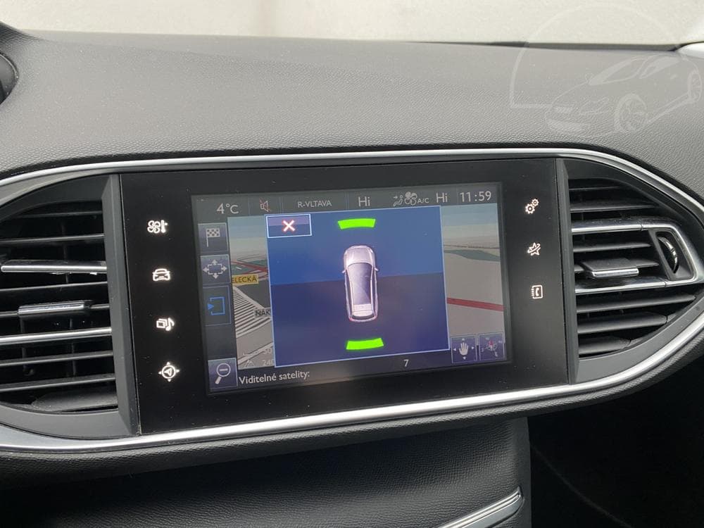 2016 Peugeot 308 - 17