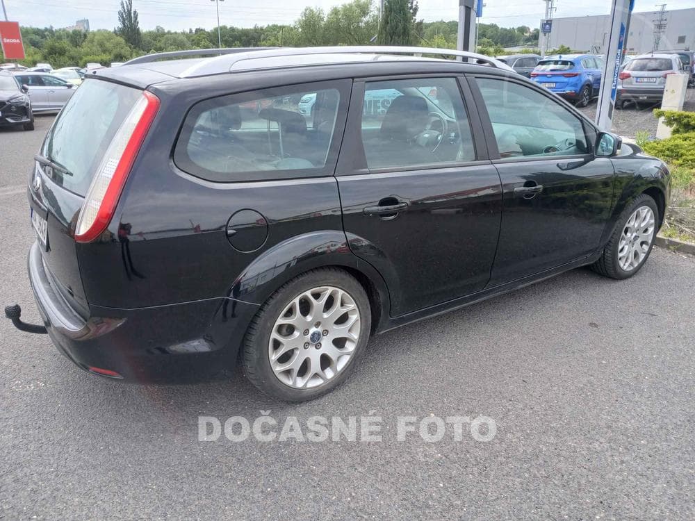 2009 Ford FOCUS - 2