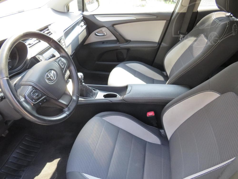 2017 Toyota AVENSIS - 34