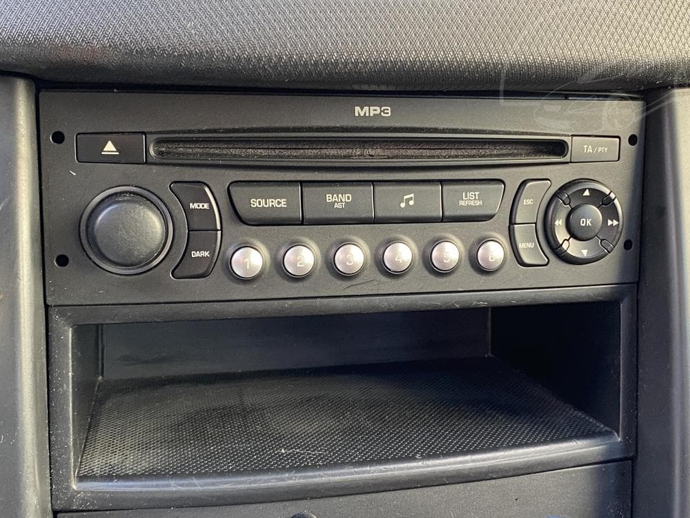 2008 Peugeot 207 - 25