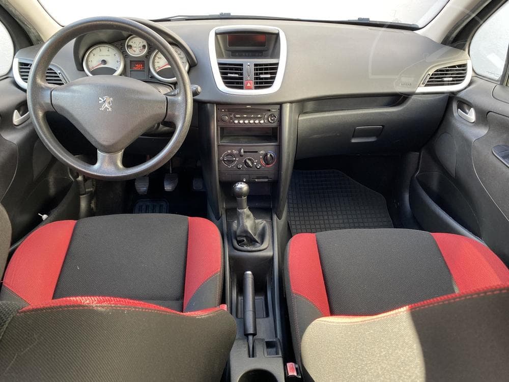 2008 Peugeot 207 - 13