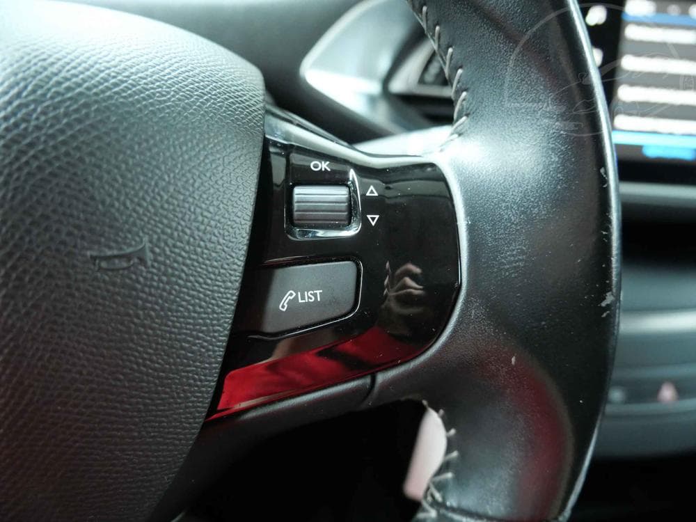 2018 Peugeot 308 - 16