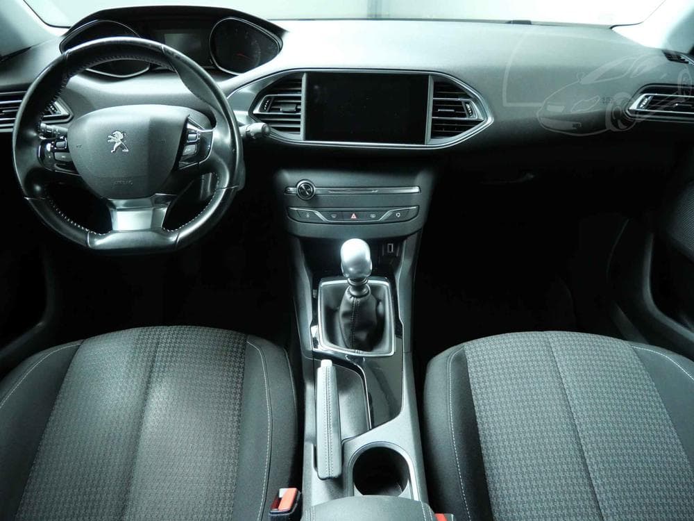 2018 Peugeot 308 - 8