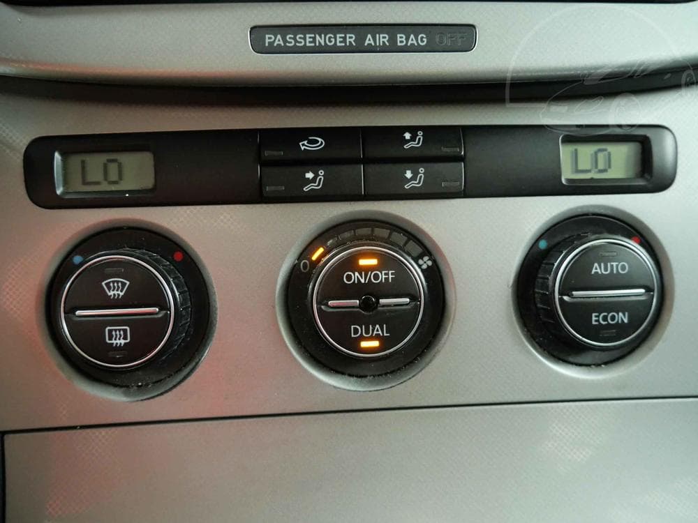 2008 Volkswagen PASSAT - 17